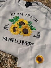 Load image into Gallery viewer, Sunflower sweatshirts🌻
