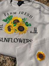 Load image into Gallery viewer, Sunflower sweatshirts🌻
