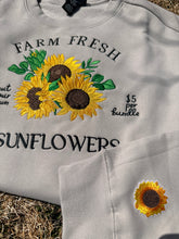 Load image into Gallery viewer, Sunflower sweatshirts🌻
